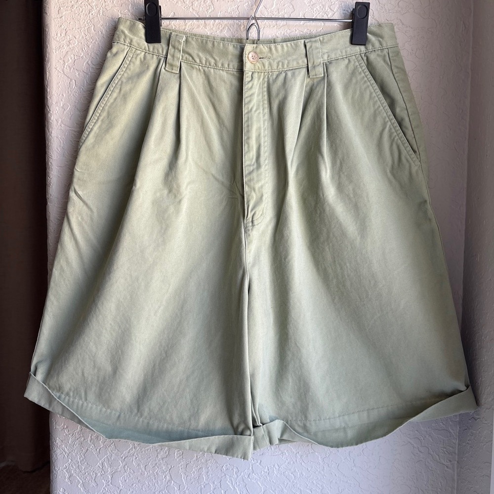 Vintage Eddie Bauer Women 16 Shorts Bermuda Sage Green Pleated High Rise Cotton
